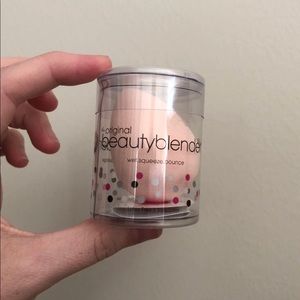 BeautyBlender + sheet masks